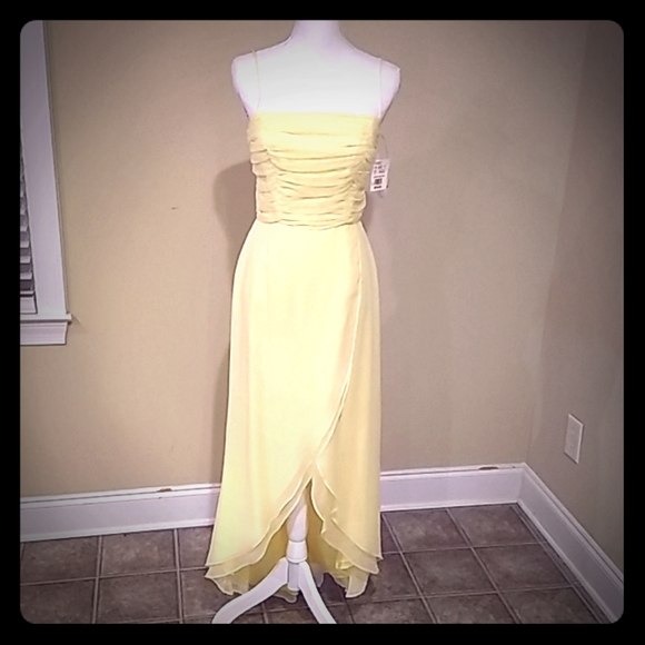 Yellow chiffon prom dress, size 7 - Picture 1 of 5